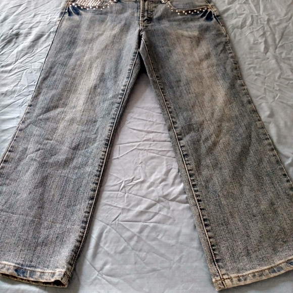 Capris - Picture 2 of 2